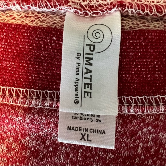 Pair of wide-neck short-ish sweatshirts by Pimatee - Picture 6 of 10